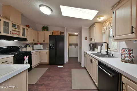2934 Breezy Pine Dr, Overgaard, AZ 85933 photo 10
