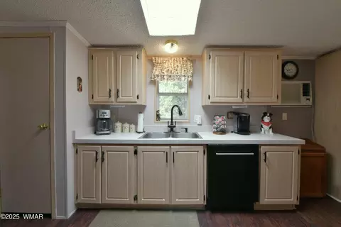2934 Breezy Pine Dr, Overgaard, AZ 85933 photo 13