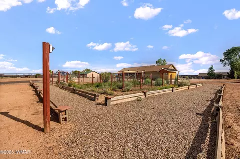 2740 E Walnut Dr, Taylor, AZ 85939 photo 2