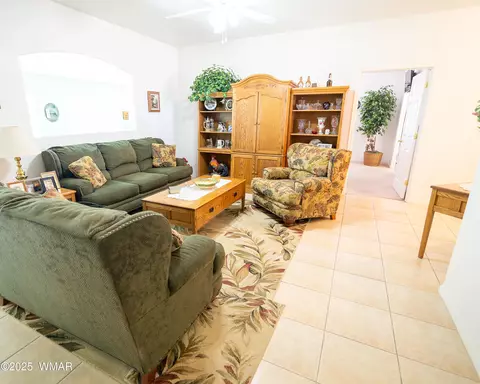 Living - 2596 E 6th Sundown Ln, Snowflake, AZ 85937 photo 2 of 2