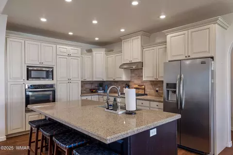 Kitchen - 650 S Genevieve, Eagar, AZ 85925 photo 1 of 4