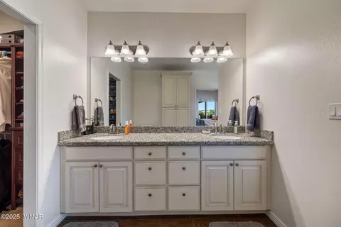 Bath - 650 S Genevieve, Eagar, AZ 85925 photo 1 of 4