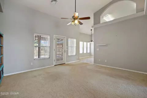 Living - 2579 W Ridge Rd, Snowflake, AZ 85937 photo 2 of 2