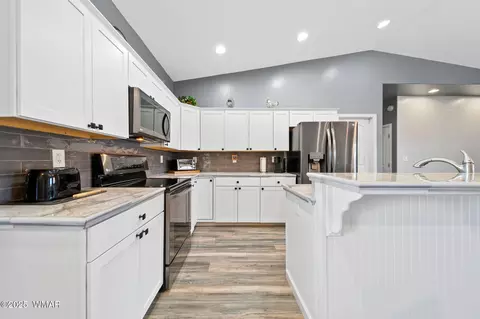 Kitchen - 289 N Divot Dr, Eagar, AZ 85925 photo 1 of 2