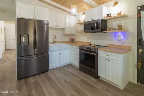 Kitchen - 2905 Pine Rim Rd, Overgaard, AZ 85933 photo 1 of 1