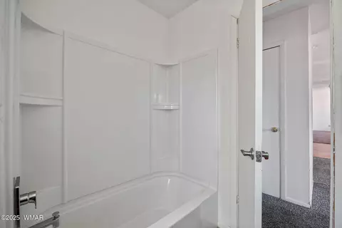 Bath - 1720 E Becker Lane Loop, Springerville, AZ 85938 photo 5 of 5