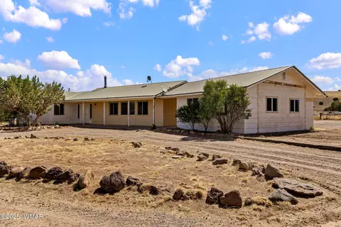 1720 E Becker Lane Loop, Springerville, AZ 85938
