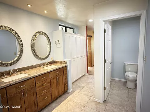 Bath - 2097 Ranger Rd, Overgaard, AZ 85933 photo 2 of 5