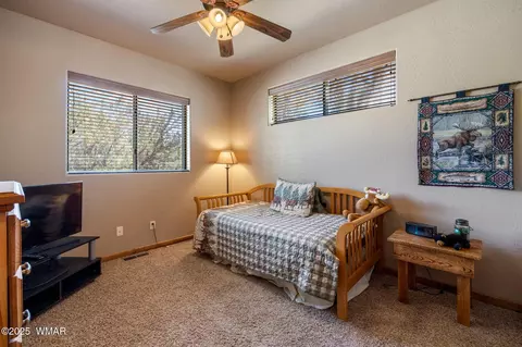 Bedroom - 2860 Moose Trl, Overgaard, AZ 85933 photo 4 of 4