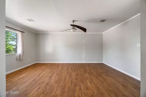 Living - 255 E 1st Pl, Eagar, AZ 85925 photo 3 of 4