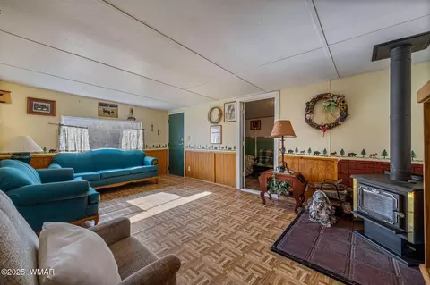 2888 Dale Rd, Overgaard, AZ 85933