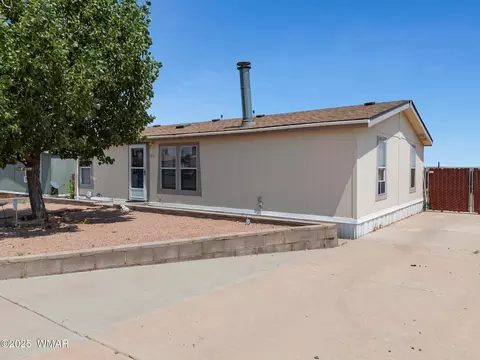 414 Desert View Dr, Holbrook, AZ 86025