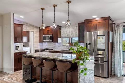 8647 Sutter Ln, Show Low, AZ 85901