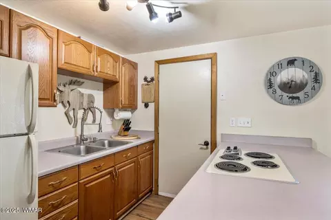 2001 Broken Arrow Rd, Overgaard, AZ 85933 photo 15