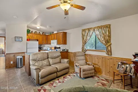 107 North St, Vernon, AZ 85940