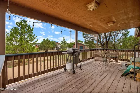 Exterior - 2208 Meadow Ln, Overgaard, AZ 85933 photo 8 of 14