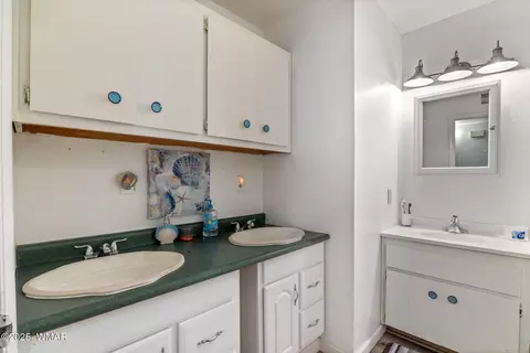 Bath - 228 W 3rd St, Eagar, AZ 85925 photo 1 of 5