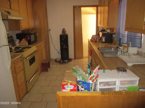 Kitchen - 2896 Verde Rd, Overgaard, AZ 85933 photo 1 of 1