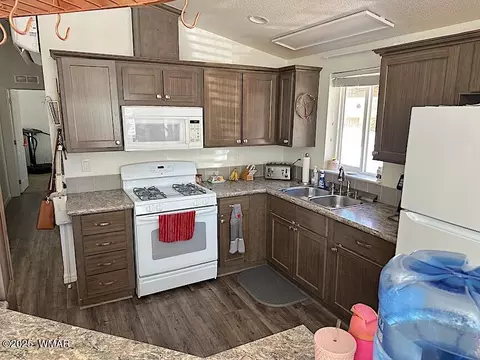 2172 Hashknife Dr, Overgaard, AZ 85933 photo 10