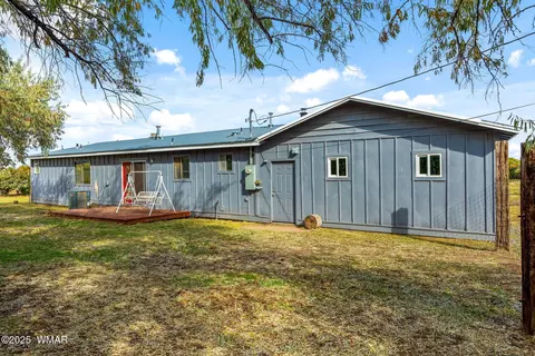 Exterior - 1095 W 7th Ln, Eagar, AZ 85925 photo 3 of 6