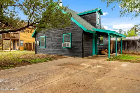 3390 Apache Dr, Overgaard, AZ 85933