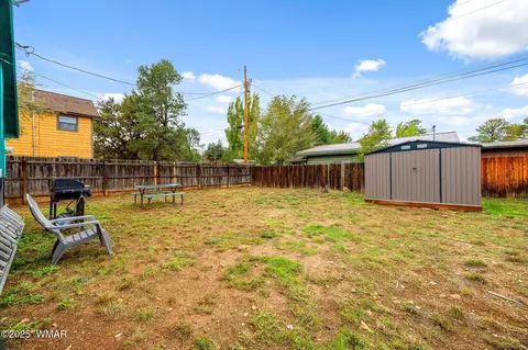 Exterior - 3390 Apache Dr, Overgaard, AZ 85933 photo 3 of 5