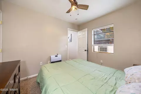 Bedroom - 3390 Apache Dr, Overgaard, AZ 85933 photo 2 of 2