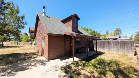 3390 Apache Dr, Overgaard, AZ 85933