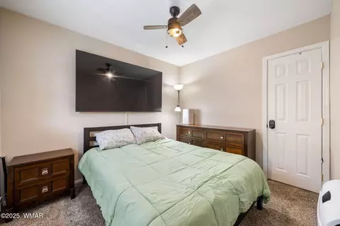 Bedroom - 3390 Apache Dr, Overgaard, AZ 85933 photo 1 of 2