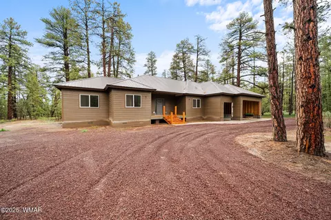 4240 Hilltop Dr, Lakeside, AZ 85929