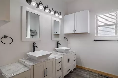 Bath - 2728 Bain Trl, Overgaard, AZ 85933 photo 1 of 5