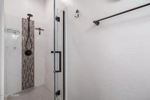 Bath - 2728 Bain Trl, Overgaard, AZ 85933 photo 5 of 5