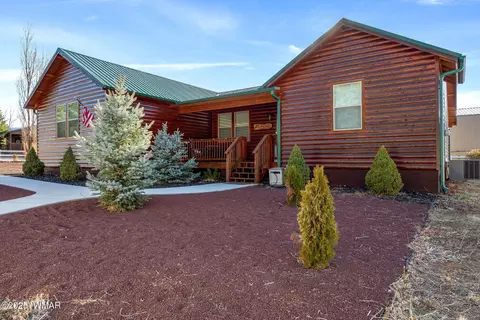 Exterior - 2728 Bain Trl, Overgaard, AZ 85933 photo 2 of 15