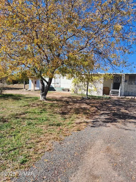 15 Dawn Ln, Concho, AZ 85924