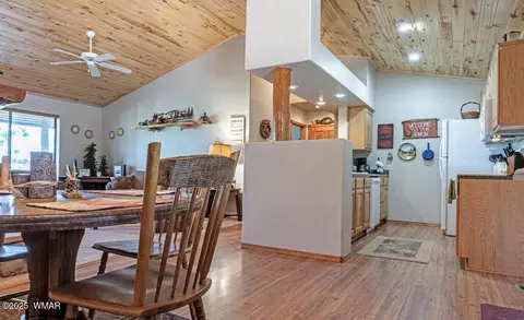 2718 Bain Trl, Overgaard, AZ 85933