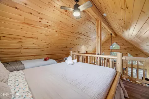 Bedroom - 2755 Fox Trl, Overgaard, AZ 85933 photo 4 of 4