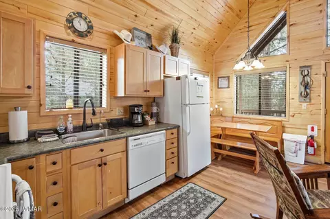 Kitchen - 2755 Fox Trl, Overgaard, AZ 85933 photo 2 of 2