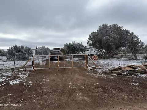 8413 Navajo Dr, Show Low, AZ 85901