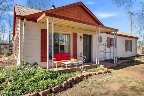 49 N Zuni St, Springerville, AZ 85938