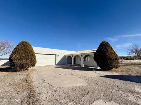 Exterior - 1647 E Becker Ln, Springerville, AZ 85938 photo 2 of 5