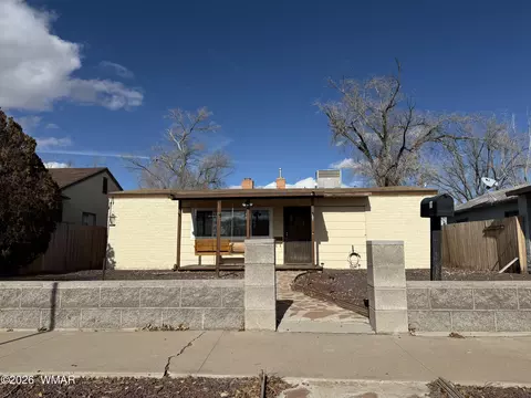 318 W Buffalo St, Holbrook, AZ 86025