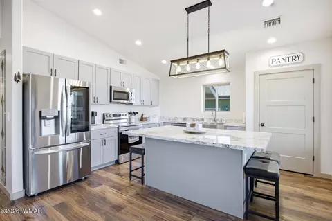 2231 S Sitgreave Dr, Overgaard, AZ 85933 photo 8