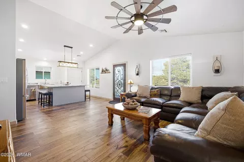 2231 S Sitgreave Dr, Overgaard, AZ 85933 photo 6