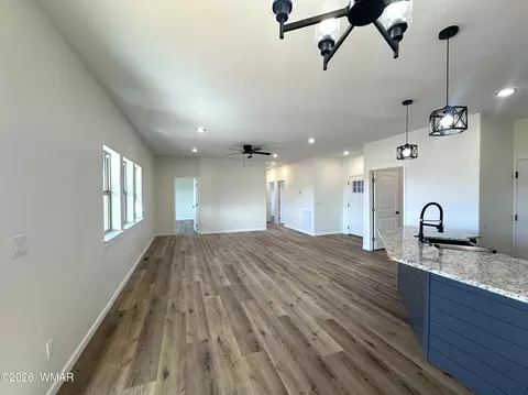 Living - 160 Sandtrap Dr, Eagar, AZ 85925 photo 3 of 3