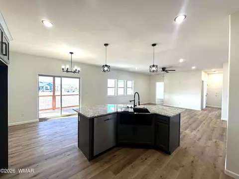 Kitchen - 160 Sandtrap Dr, Eagar, AZ 85925 photo 2 of 5