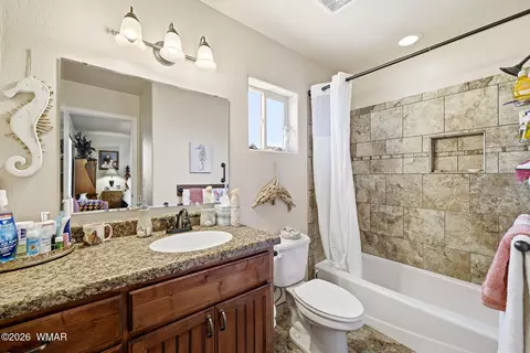 Bath - 132 W 3rd Ave, Eagar, AZ 85925 photo 1 of 2