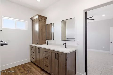 Bath - 876 Marion Dr, Eagar, AZ 85925 photo 1 of 2