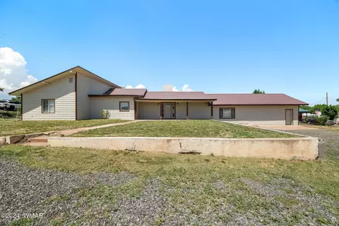 233 S Zuni St, Springerville, AZ 85938