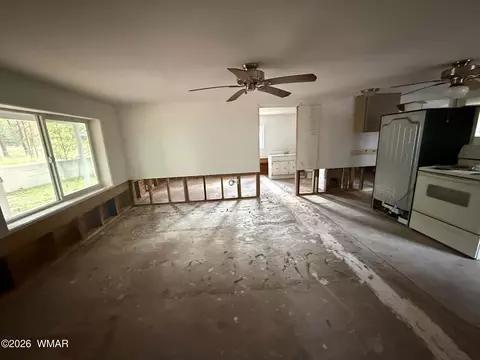 Living - 2058 Pinehaven Ln, Overgaard, AZ 85933 photo 1 of 1