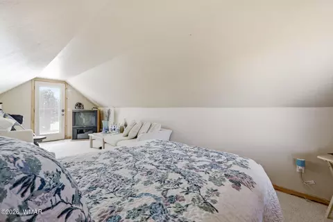 Bedroom - 2337 Puma Cir, Overgaard, AZ 85933 photo 6 of 6